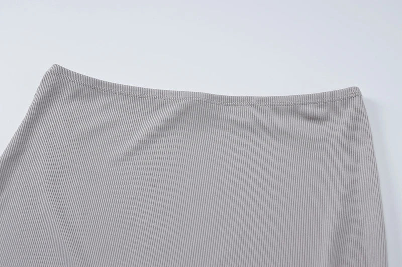 סט סרוג שני חלקים חולצה בסגירת כפתורים וחצאית מקסי צמודה - MARIEL