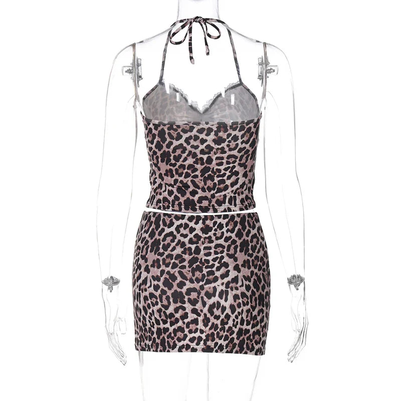 סט שני חלקים מנומר חצאית מיני וטופ קשירה בצוואר בעיטור תחרה - NALA