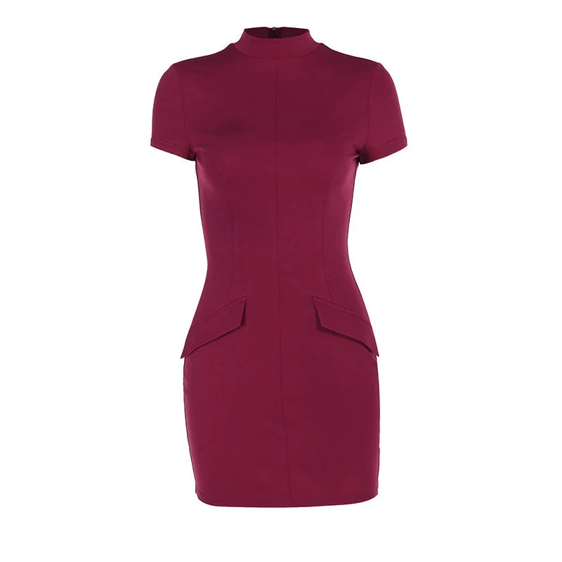 שמלת מיני בגזרה מחויטת בעיטור כיסים - אנטוניה