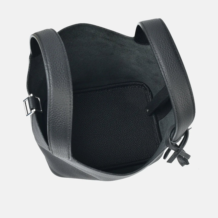 Leather bag with classic design