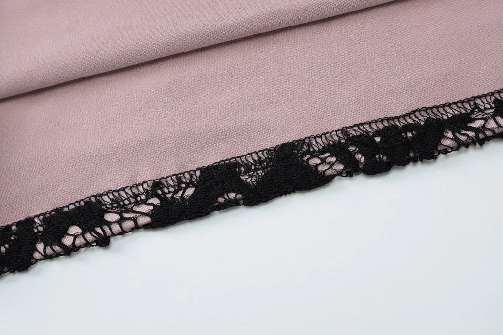 שמלת מיני תחרה צווארון גולף בעיטור כפתור - קימורה