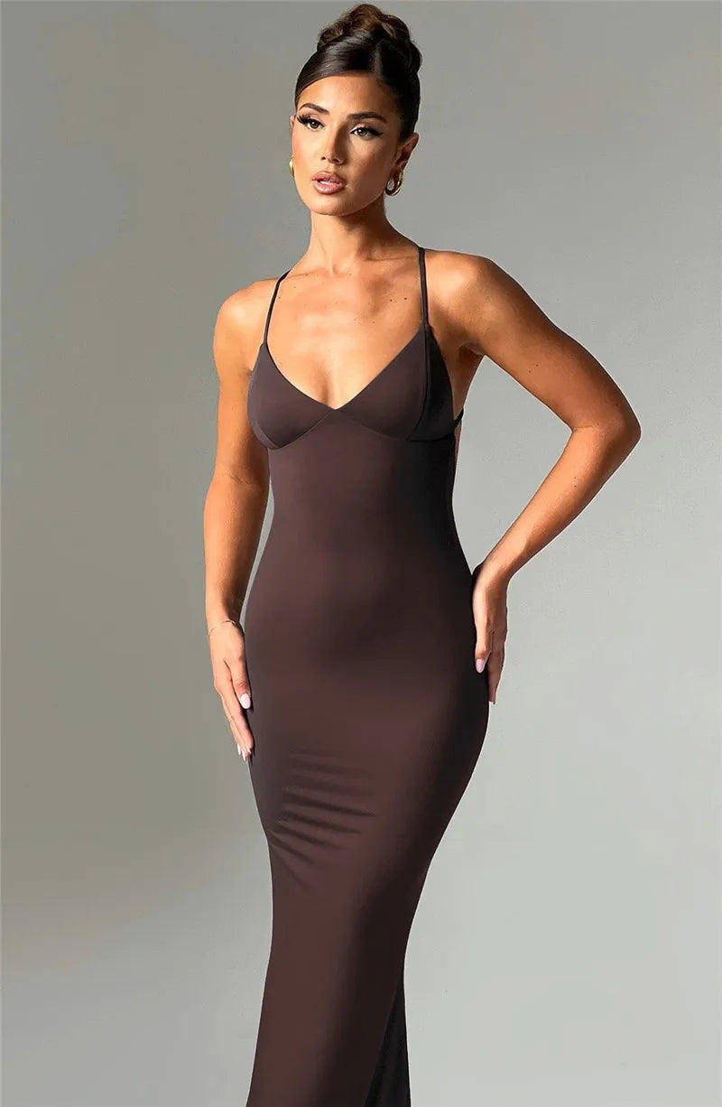 שמלת מקסי צמודה בד מחטב X בגב פתוח - לאיה