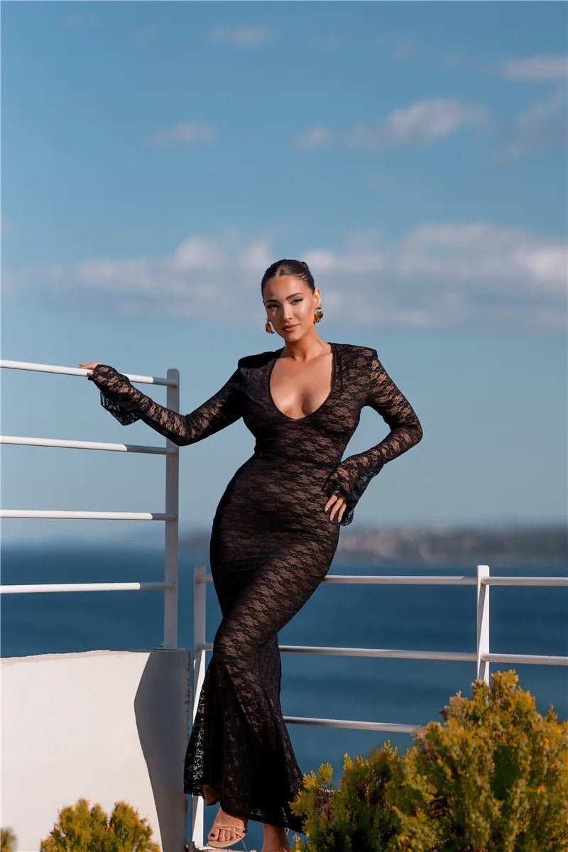 שמלת מקסי תחרה שרוולי פעמון מחשוף V - זוהרה