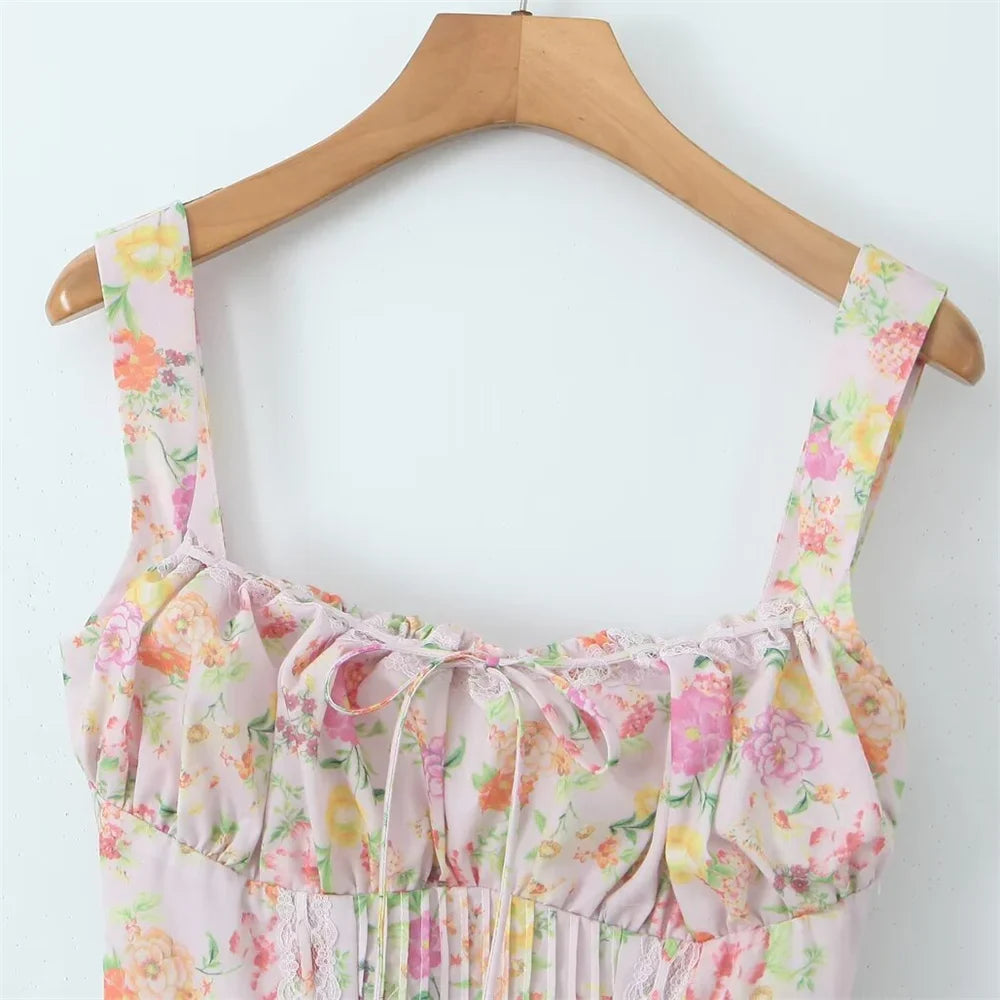 שמלת מיני קיצית פרחונית / לבנה בגזרת A בעיצוב כפרי וינטג' - סופיה