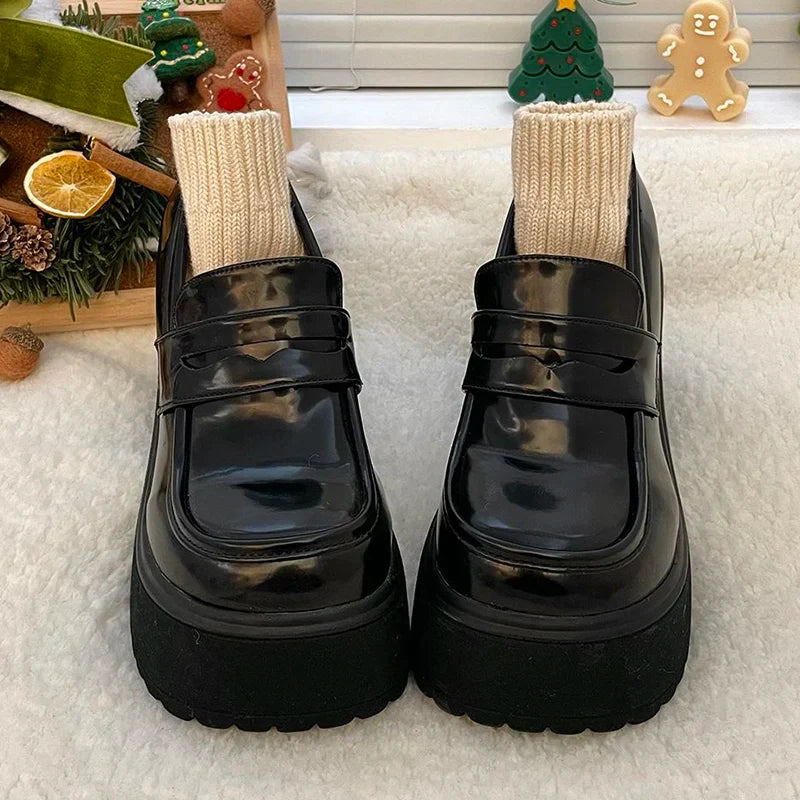 נעלי בובה מוקסין בעיצוב עקב פלטפורמה - נלי