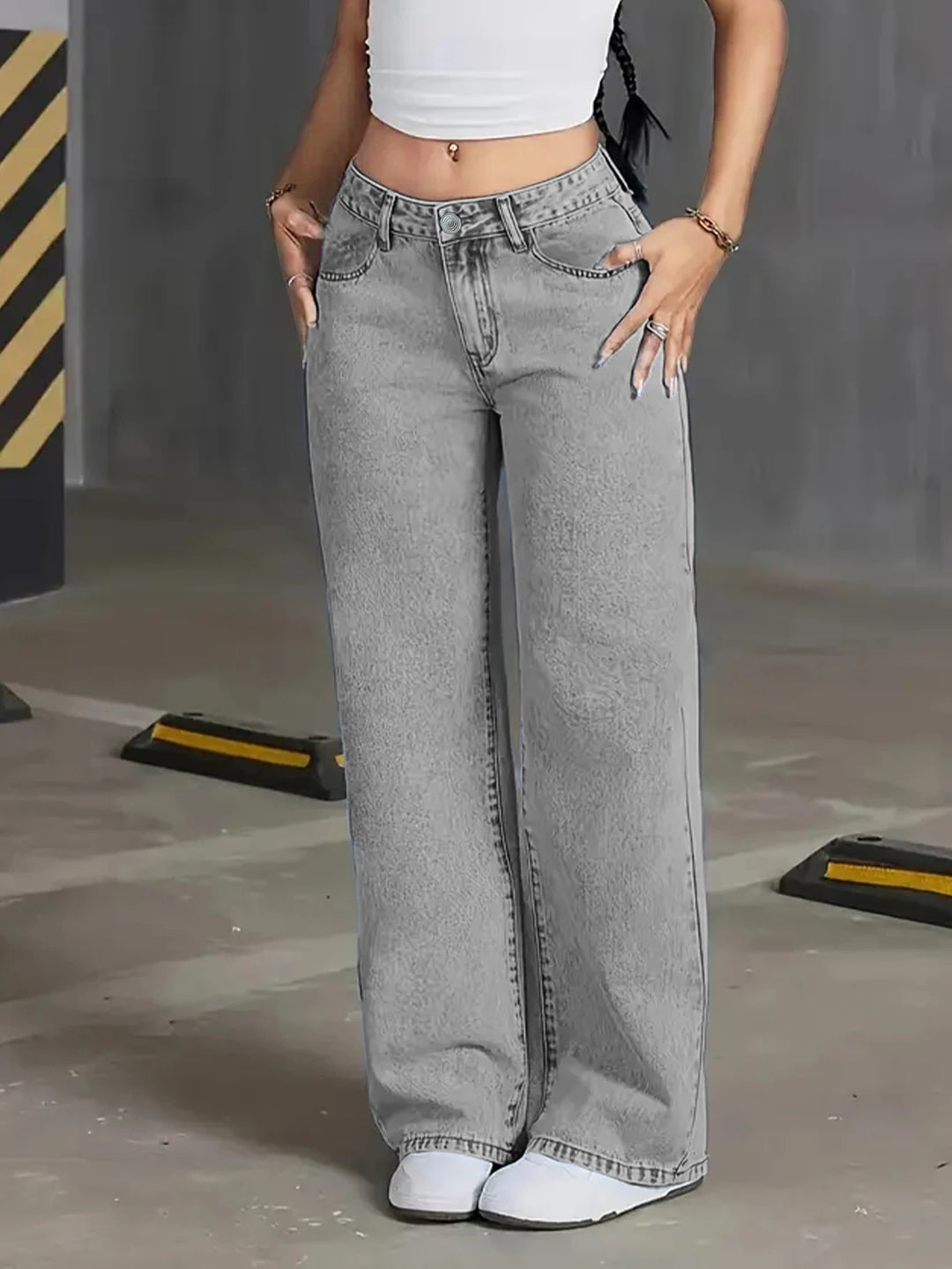 Mid-waisted jeans, LOOSE style
