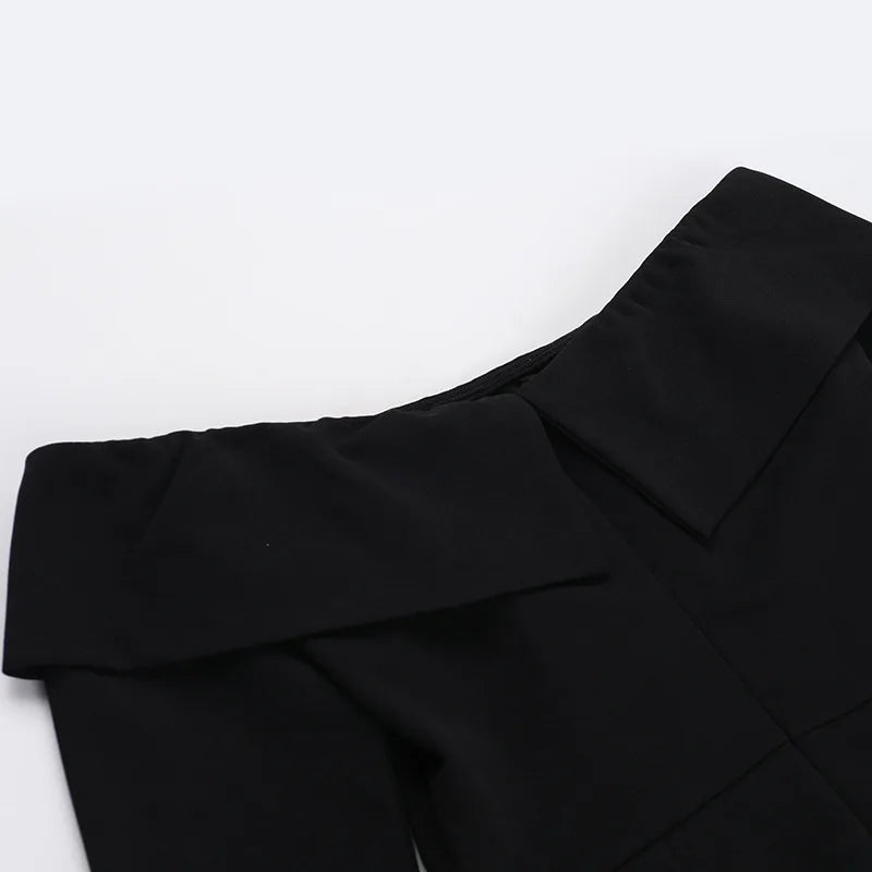 שמלת מיני בגזרת A כתפיים חשופות בעיצוב דמוי כיסים - מייסי