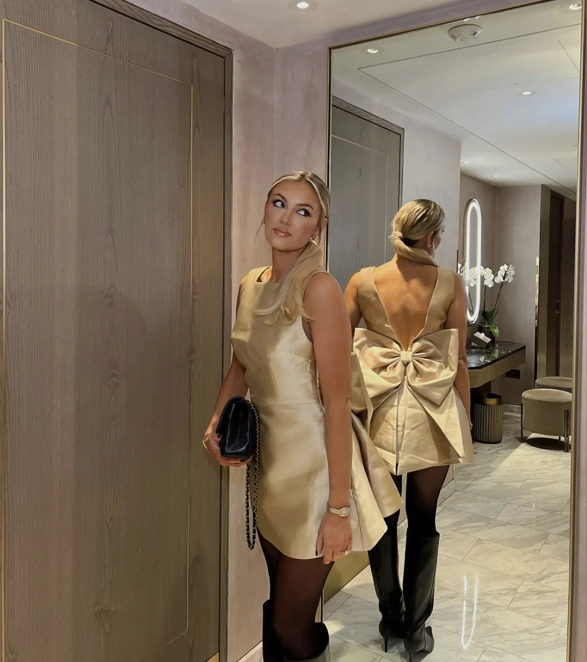 שמלת מיני סאטן בגזרת A בעיטור פפיון בגב - Faye