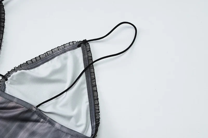 שמלת מיני מלמלה בעיצוב פתח גב פתוח - טייט