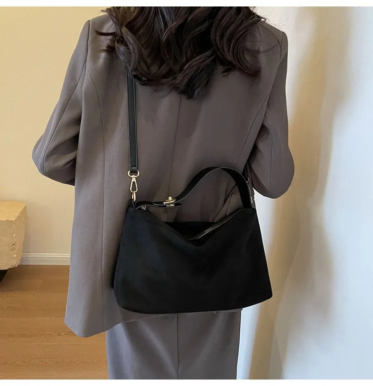 Suede bag with classic design