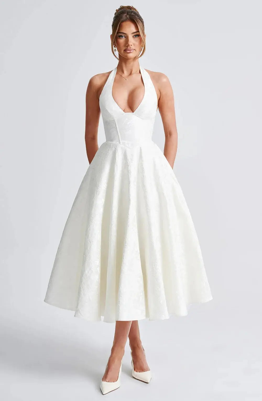 שמלת מידי בגזרת A קשירה בצוואר גב פתוח בעיטור רקמת איורי פרחים - פלורה