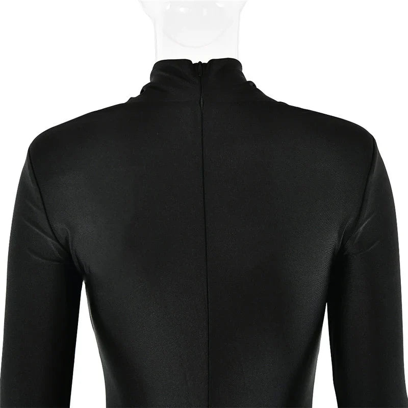 שמלת מקסי בד מחטב בעיטור כיווצים ואבזם זהב - קהאלני