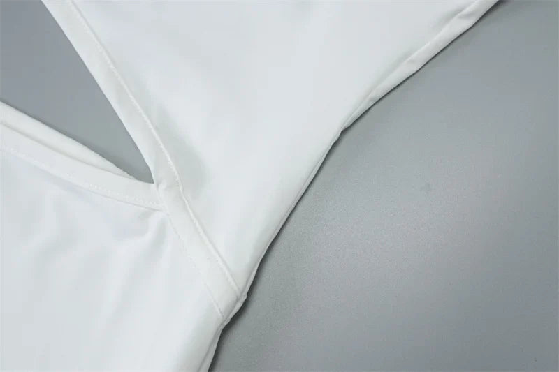 שמלת מקסי סטרפלס בסגנון חתוך בעיטור אבזם - טאי