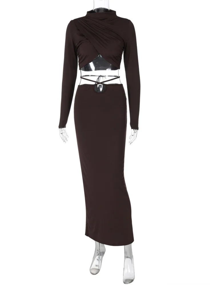 סט שני חלקים חולצת טופ בעיצוב קרוס גולף וחצאית מקסי בעיצוב קרוס בבטן - מורנה