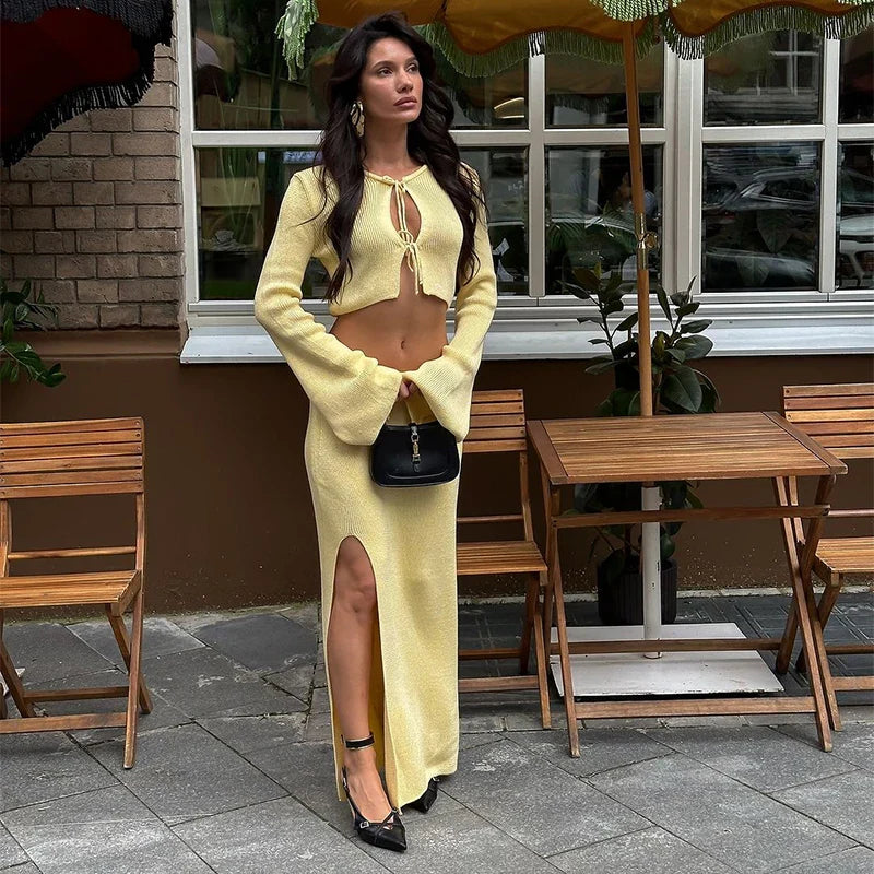 סט שני חלקים סרוג חצאית מקסי וחולצת קשירות - ימית