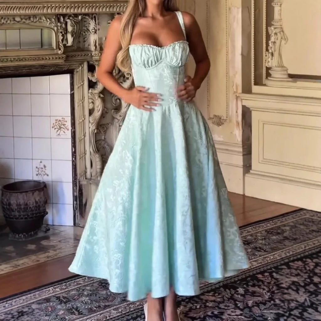 שמלת מידי בגזרת A בעיטור רקמת איורי פרחים קשירה בגב להצמדה במותן - מולינה