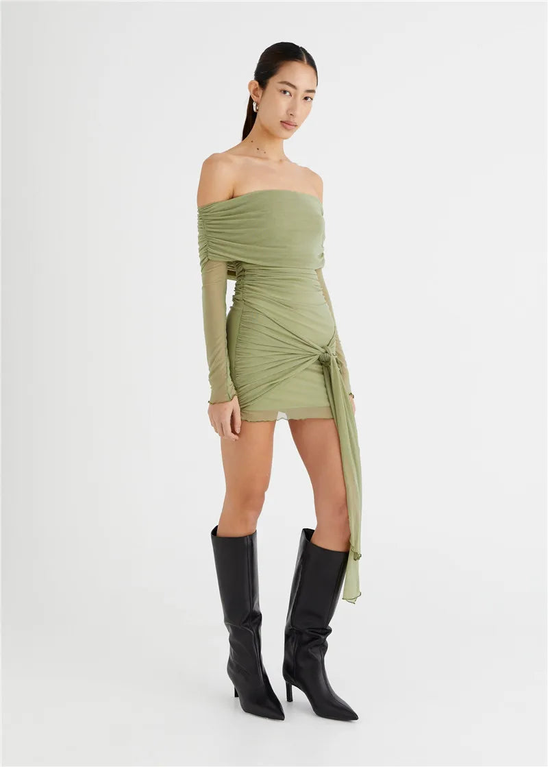 שמלת מיני שיפון כתפיים חשופות בעיצוב קשירה - CAMI
