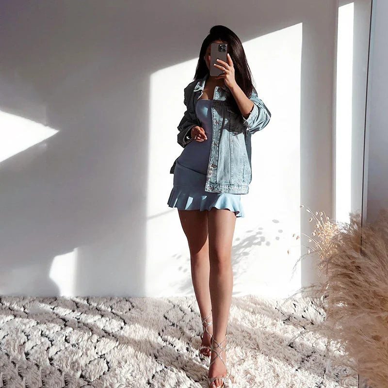 שמלת מיני סטרפלס צמודה בעיטור מלמלה - בלו