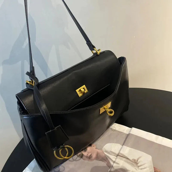 Leather bag with luxury design
