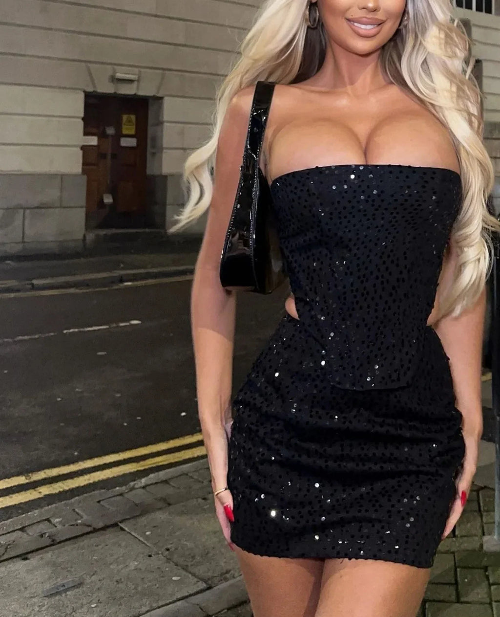 חליפת דנים 2 חלקים מנצנצת בעיטור פייטים טופ סטרפלס וחצאית מיני / מכנסיים גזרה נמוכה - ג'יי