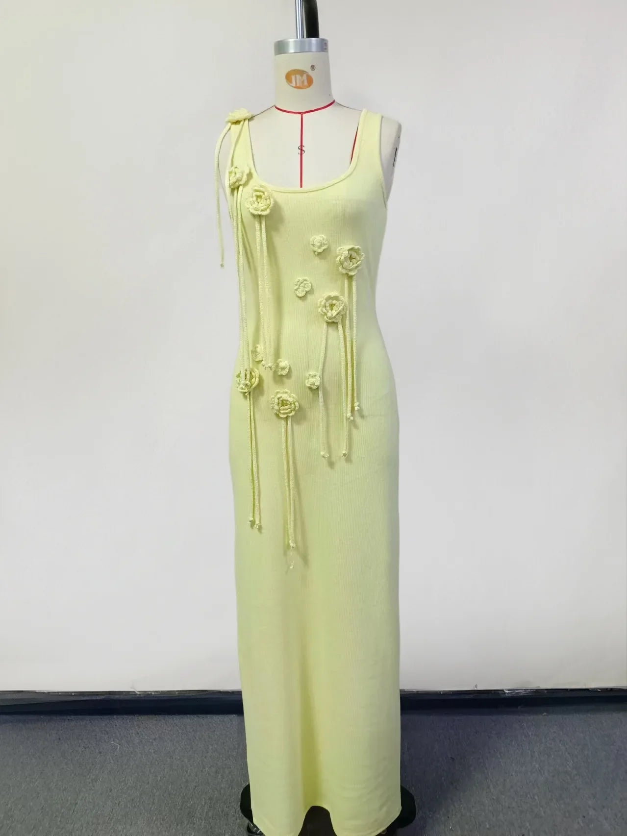 שמלת מקסי חוף סרוגה בעיטור אפליקציות פרחים - Holly