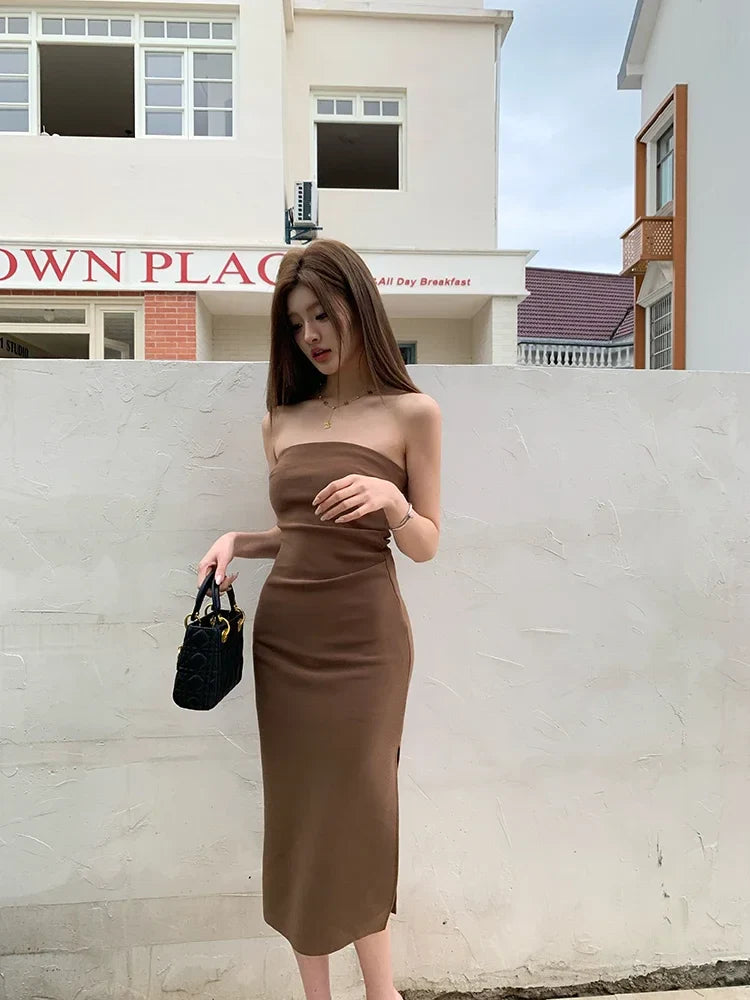 שמלת מידי סטרפלס אלגנטית בעיטור שסע - קורל