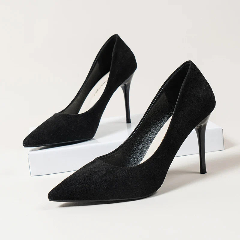 נעלי עקב שפיץ זמש בעיצוב מנומר - TAI