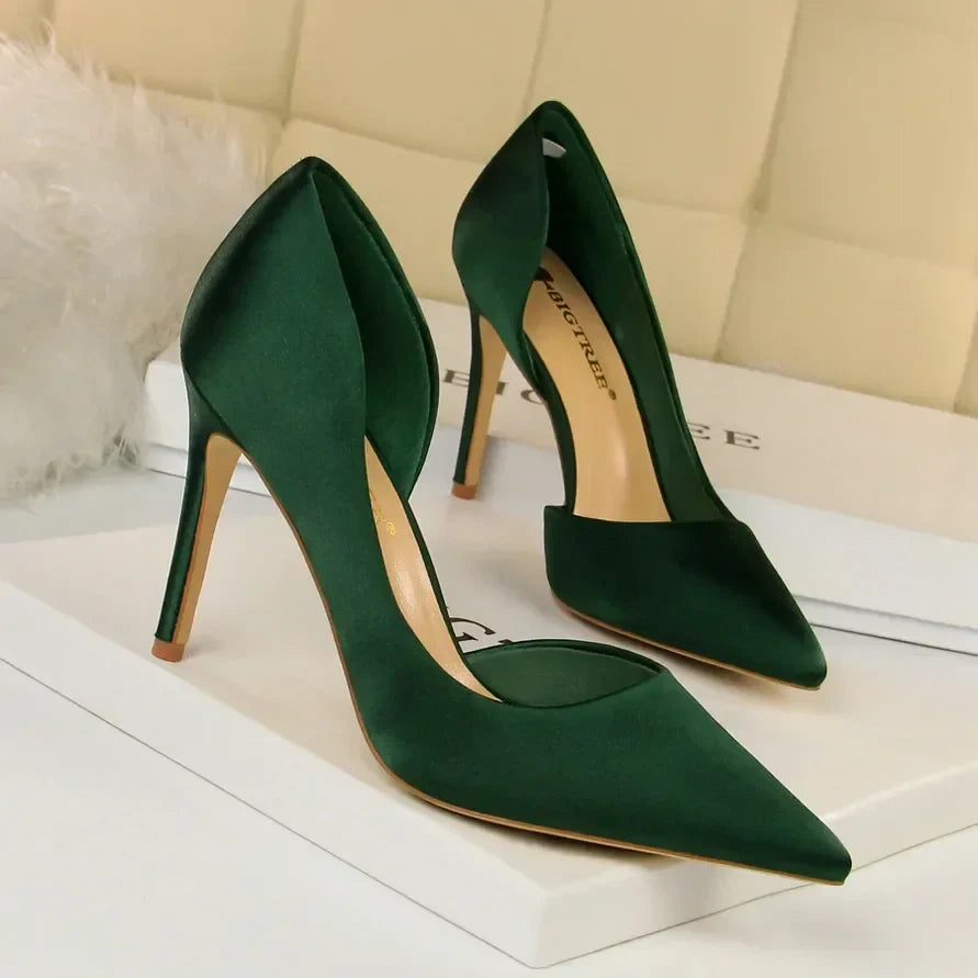 נעלי עקב משי סאטן שפיץ בעיצוב צד פתוח - רויה