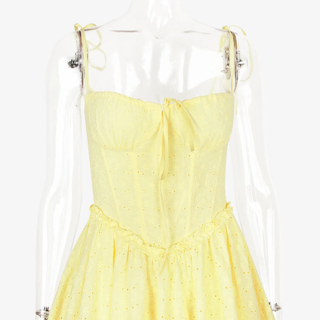 שמלת מיני בגזרת A בעיטור רקמה קשירה בכתפיות - GAYA