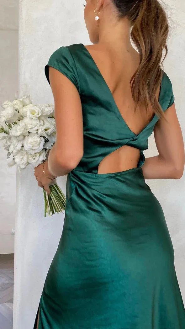 שמלת מידי סאטן בעיצוב שסע וגב פתוח - שריי