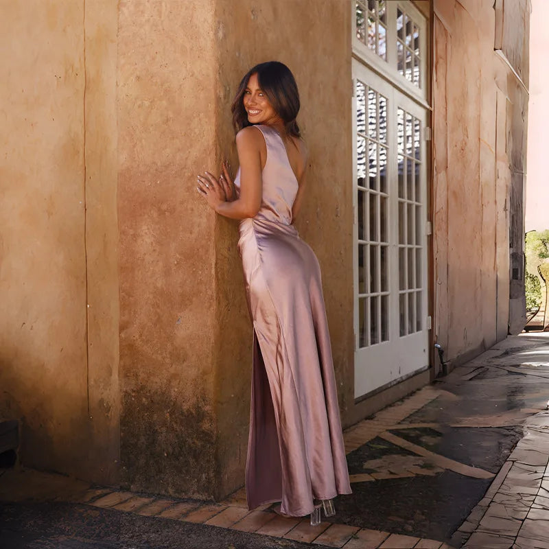 שמלת מקסי סאטן כתפייה אחת בשילוב שסע - איירה