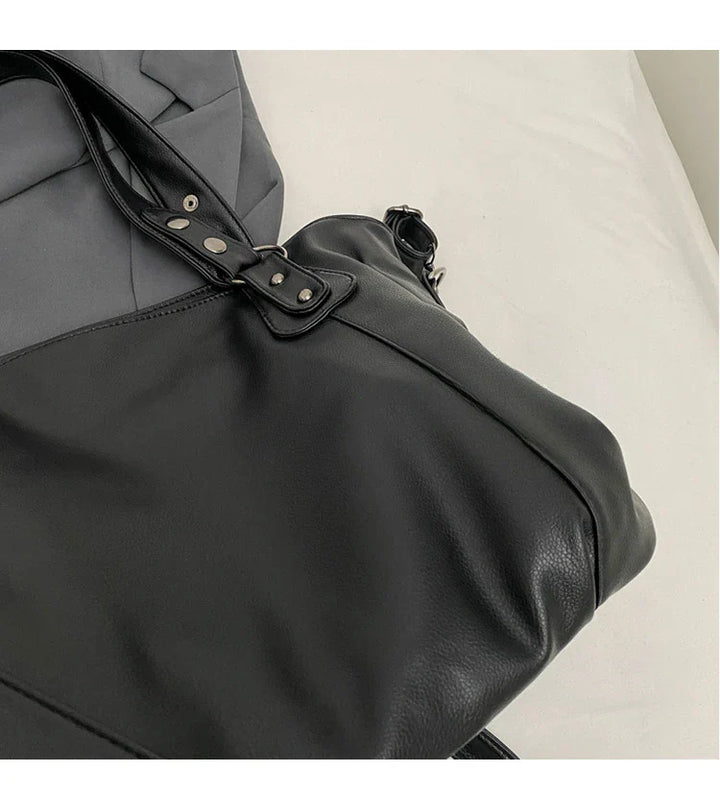 Retro design faux leather bag