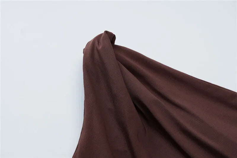 שמלת מקסי בעיצוב אסימטרי בעיטור שסע פתחים ואבזם - קורל