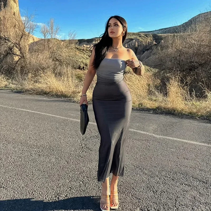 שמלת מקסי סטרפלס כיווצים בעיצוב אומברה - פרפל