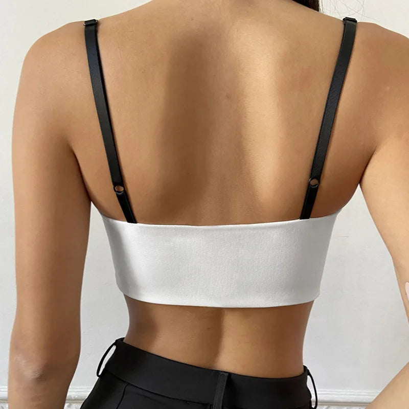 טופ צמוד בעיטור תחרה - מורין