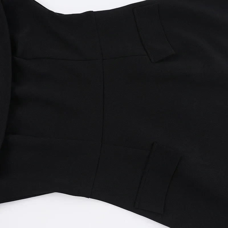 שמלת מיני בגזרת A כתפיים חשופות בעיצוב דמוי כיסים - מייסי