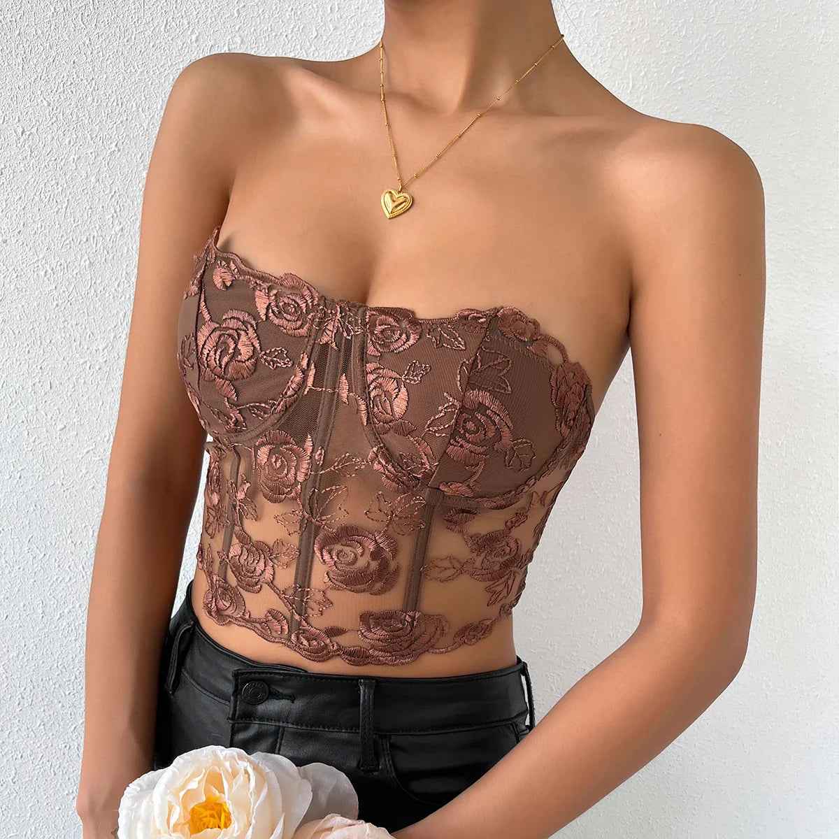 טופ סטרפלס רשת בעיטור רקמת פרחים - נויה לי