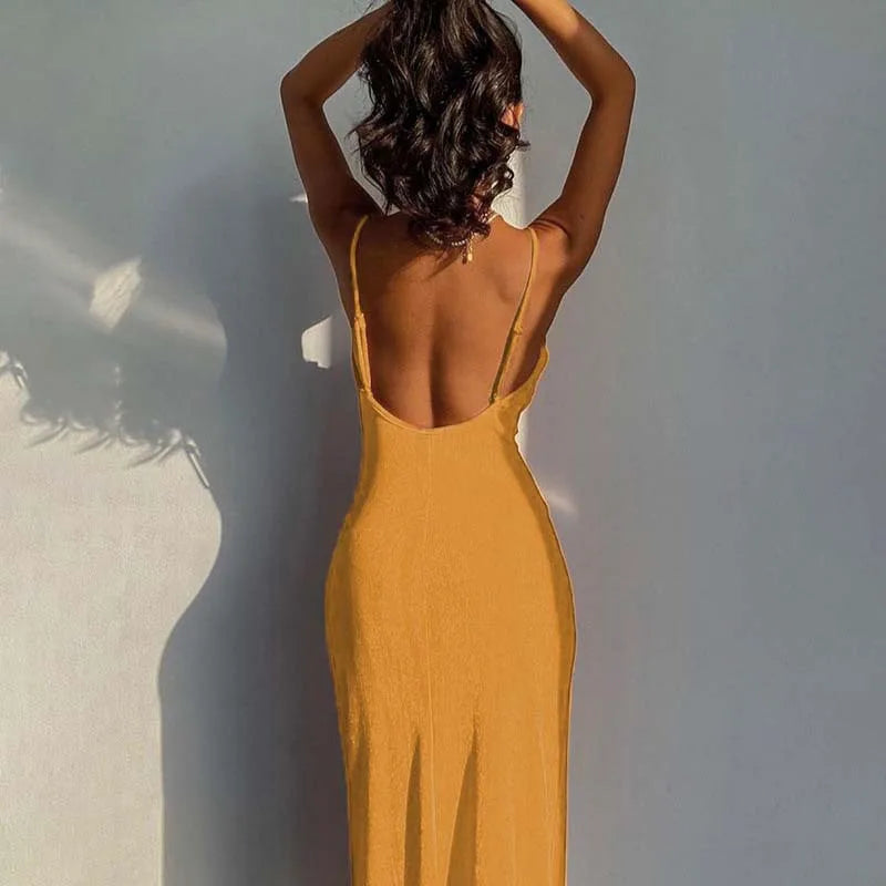 שמלת מידי קיצית סרוגה בעיטור שסע - סמייל