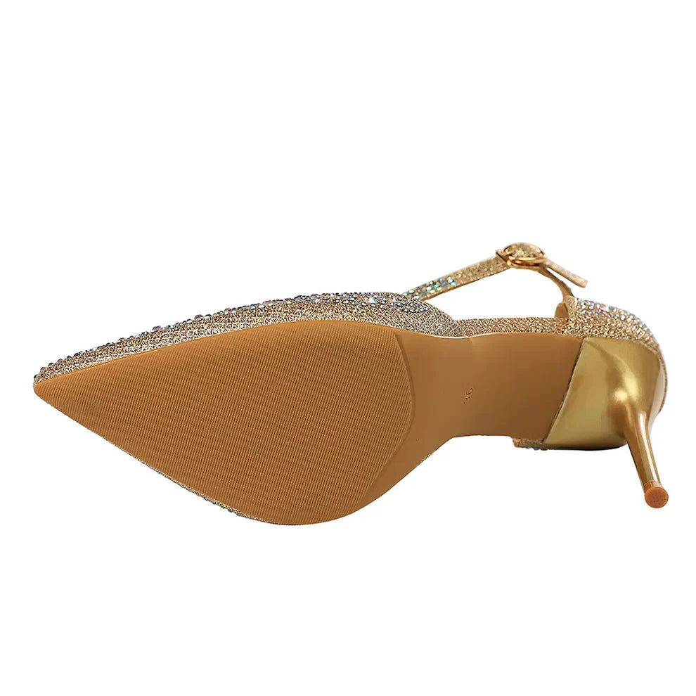 נעלי עקב שפיץ בעיטור יהלומים קריסטל - NESTIA