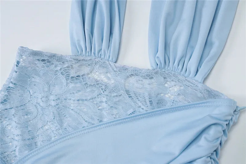 שמלת מקסי כיווצים בעיצוב גב פתוח ומחשוף עמוק בעיטור תחרה ושובל - מריאל