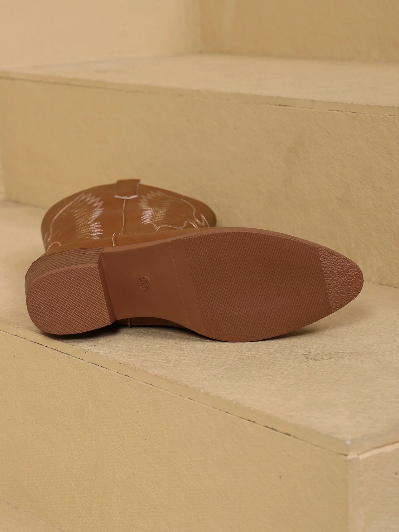 מגפי בוקרים דמוי עור בעיטור רקמת איור כנפיים - אנחלס