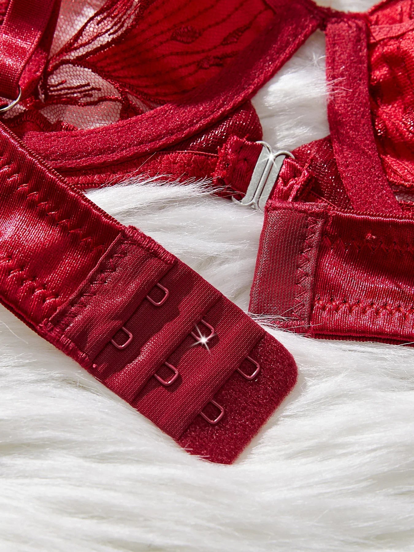 סט שקוף בעיטור רקמת עלים - Molly