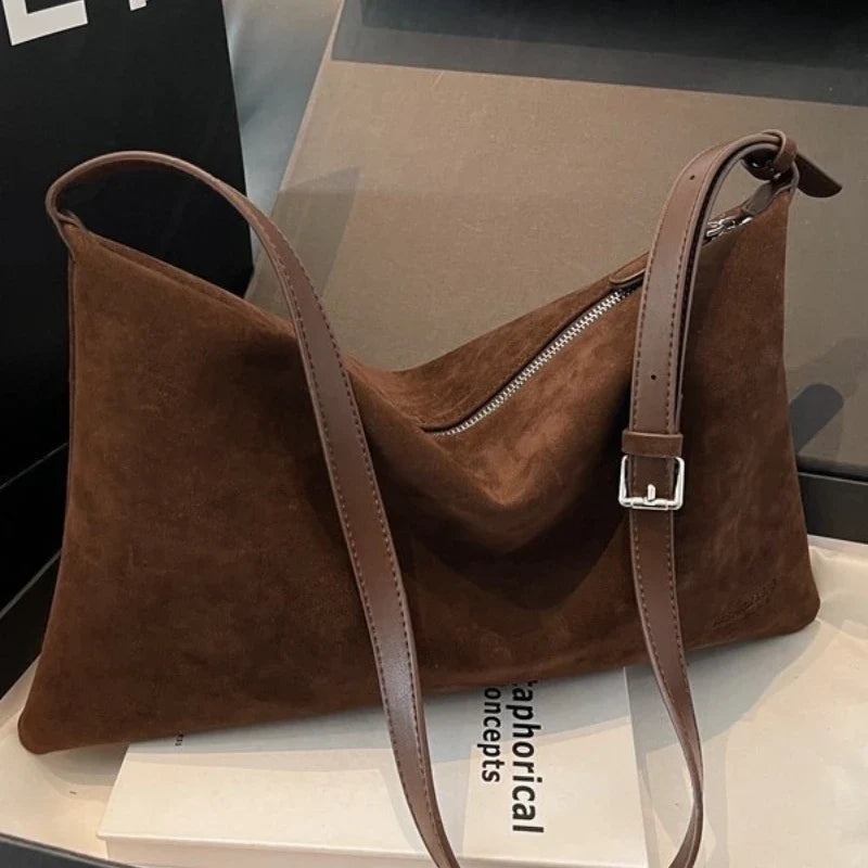 Suede bag with classic design
