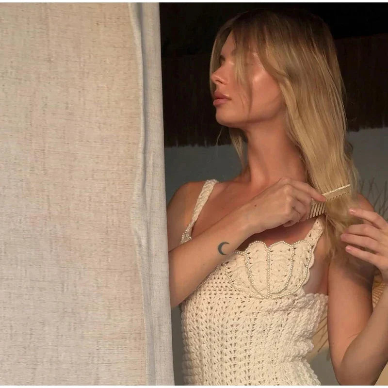 שמלת מיני רשת סרוגה בעיטור פנינים - Aliana