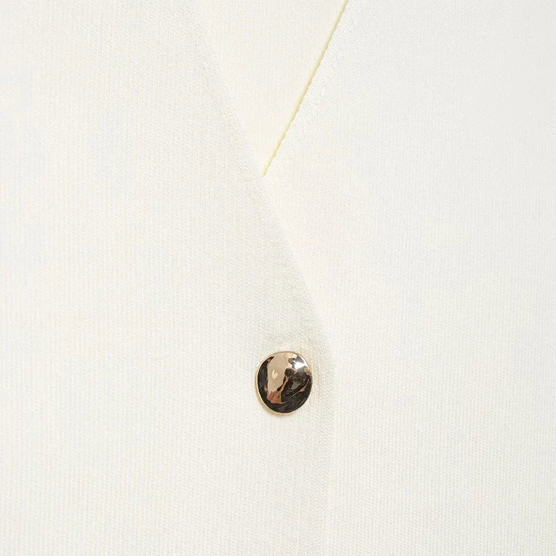 סריג אלגנטי בעיטור כפתורי זהב - נלה