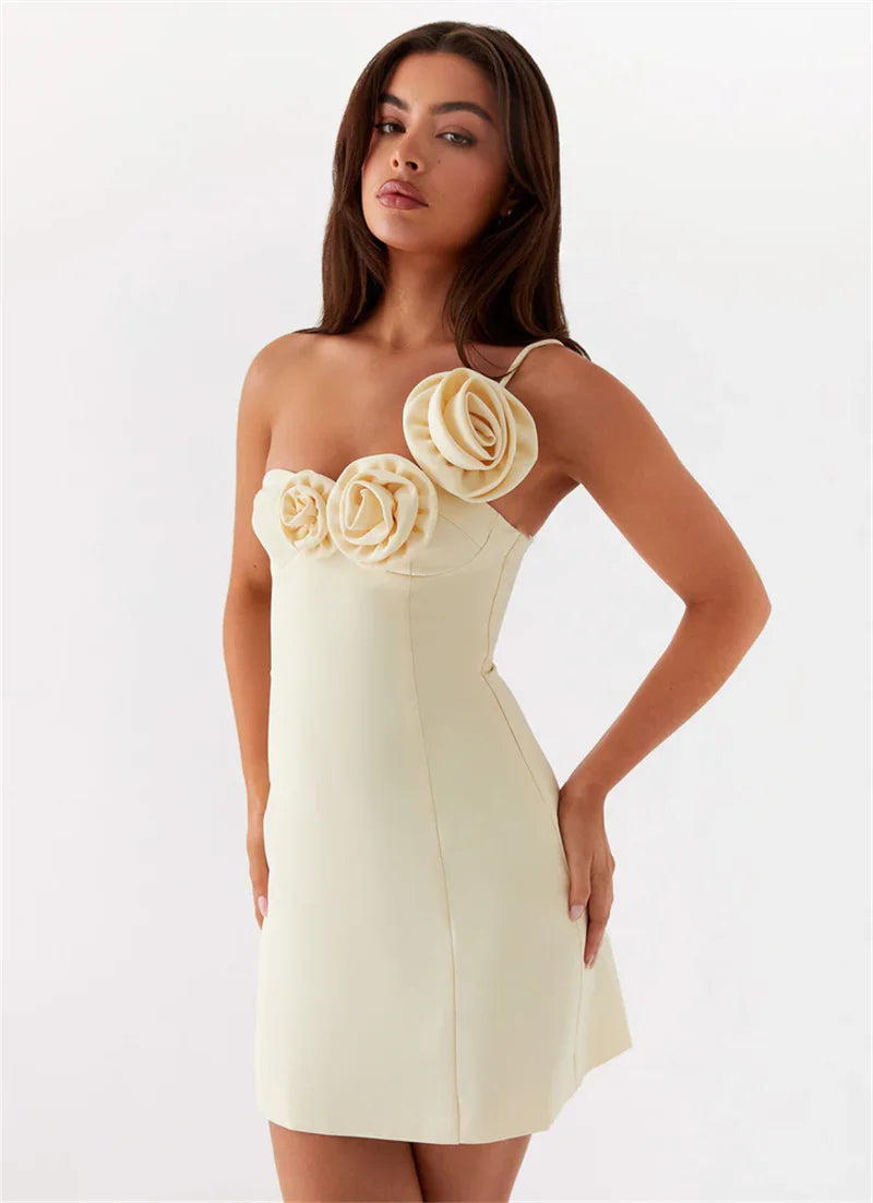 שמלת מיני בעיטור אפליקציות פרחים כתפיה אחת - Annika