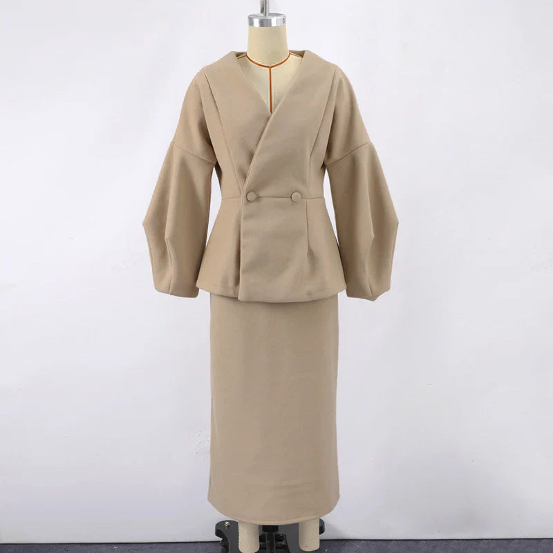 סט שני חלקים צמרי בעיצוב מלכותי חצאית מידי ובלייזר - Reina