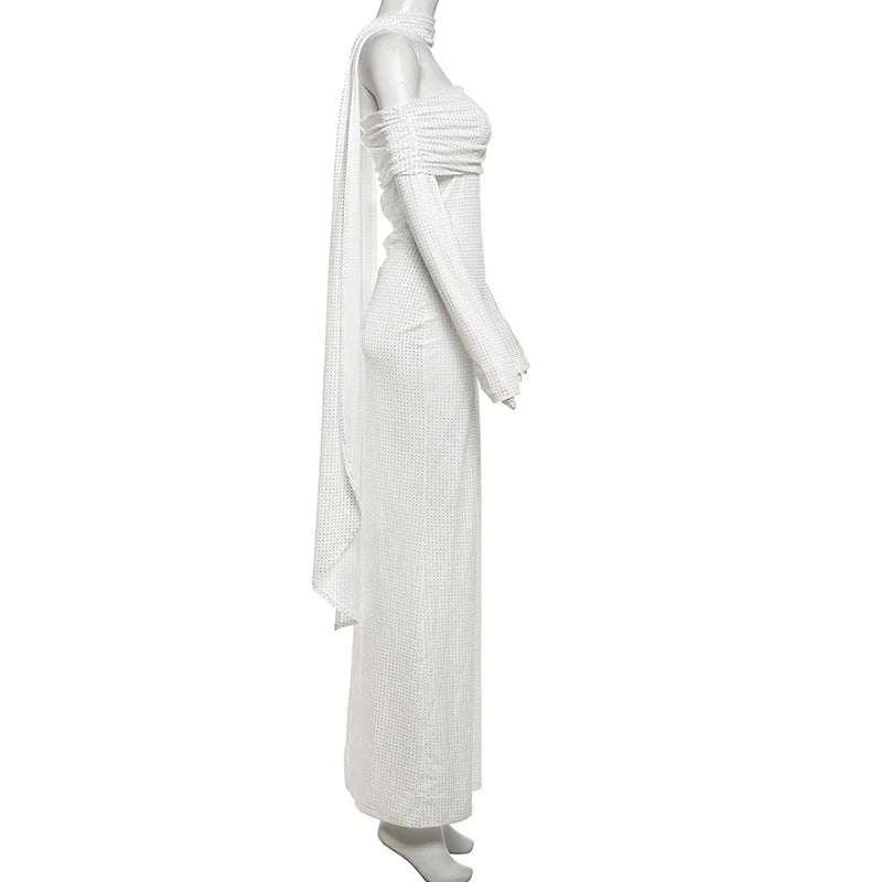 שמלת מקסי כתפיים חשופות בעיטור זרקונים מנצנצים וצעיף תואם - סנדרה