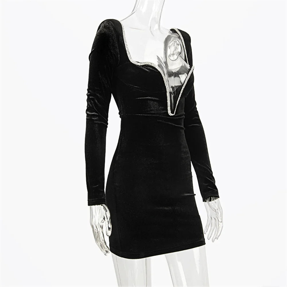 שמלת מיני קטיפה מחשוף V  עמוק בעיטור יהלומים - SANA