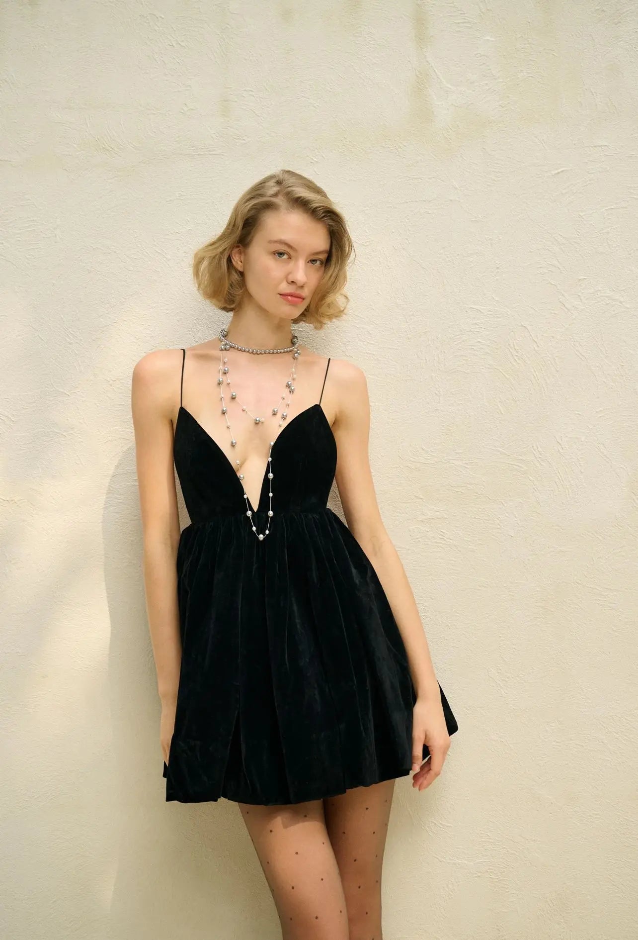 שמלת מיני בלון בד קטיפה גב פתוח - Myla